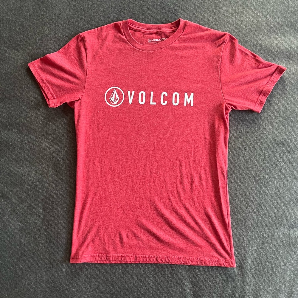 Small Red Volcom tee-shirt